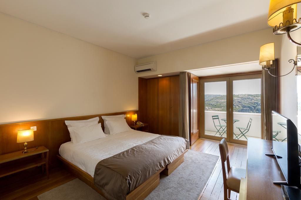 Hotel Parador Santa Catarina Miranda do Douro Esterno foto